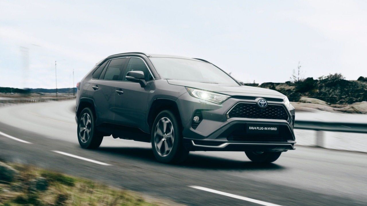 RAV4 Plug-in Hybrid | Plug-in Hybrid SUV | Toyota UK